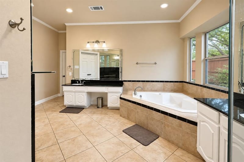 4505 Southgate Drive, Plano TX 75024 - Photo 18