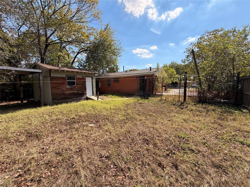 8109 Burroaks Drive, Dallas TX 75217 - Photo 26
