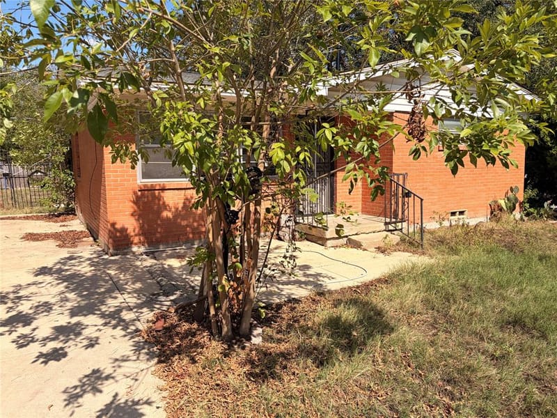 8109 Burroaks Drive, Dallas TX 75217 - Photo 28