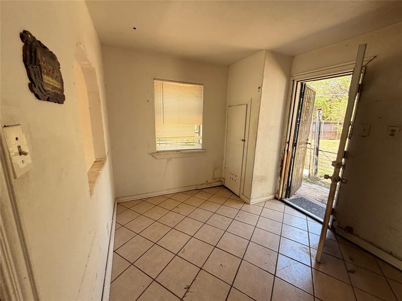 8109 Burroaks Drive, Dallas TX 75217 - Photo 18