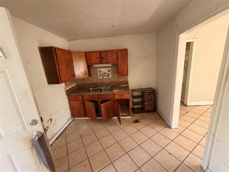 8109 Burroaks Drive, Dallas TX 75217 - Photo 19