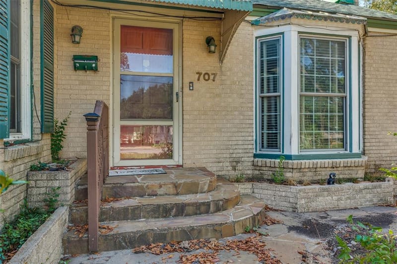 707 N Oak Cliff Boulevard, Dallas TX 75208 - Photo 2