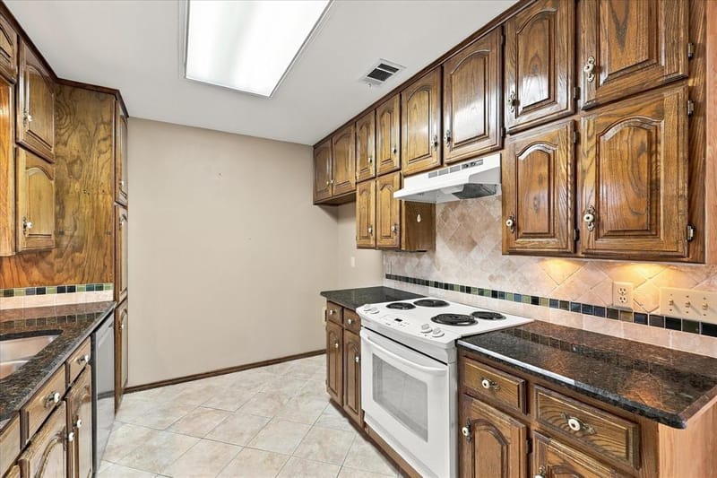 212 Heneretta Drive, Hurst TX 76054 - Photo 6
