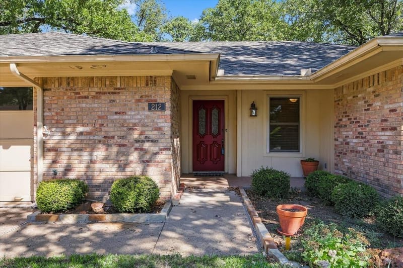212 Heneretta Drive, Hurst TX 76054 - Photo 26