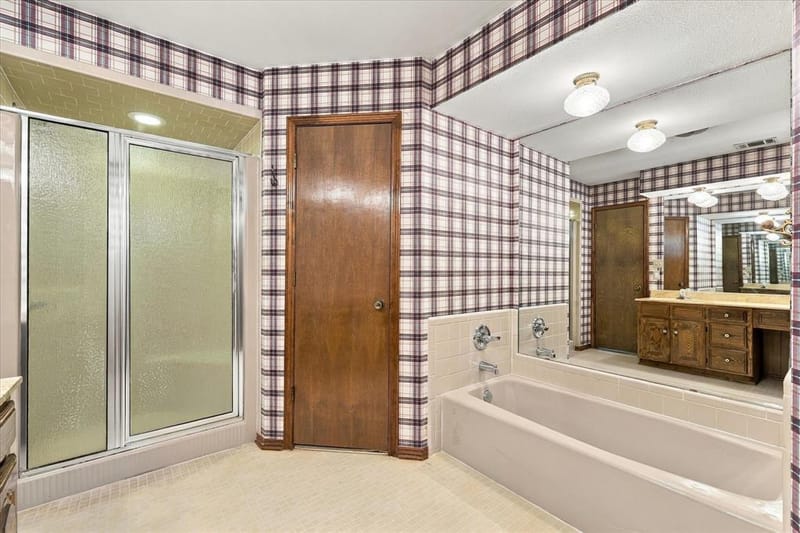 212 Heneretta Drive, Hurst TX 76054 - Photo 14