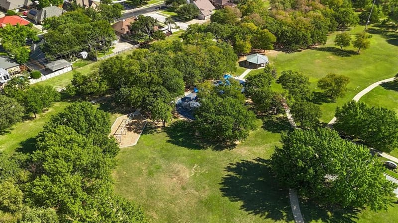 212 Heneretta Drive, Hurst TX 76054 - Photo 35