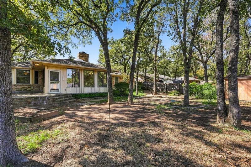 212 Heneretta Drive, Hurst TX 76054 - Photo 31