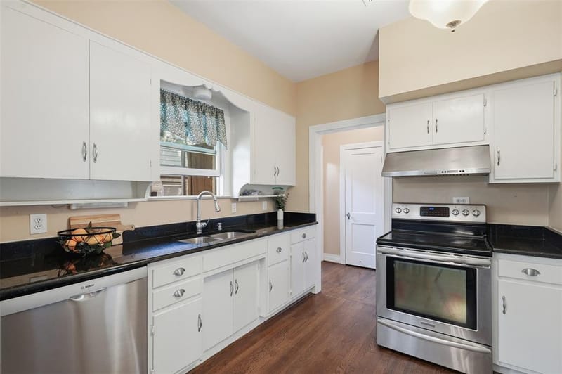 1138 N Edgefield Avenue, Dallas TX 75208 - Photo 14