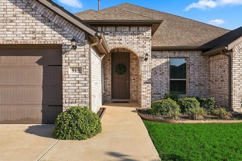 915 Timber Ridge Drive, Justin TX 76247 - Photo 2