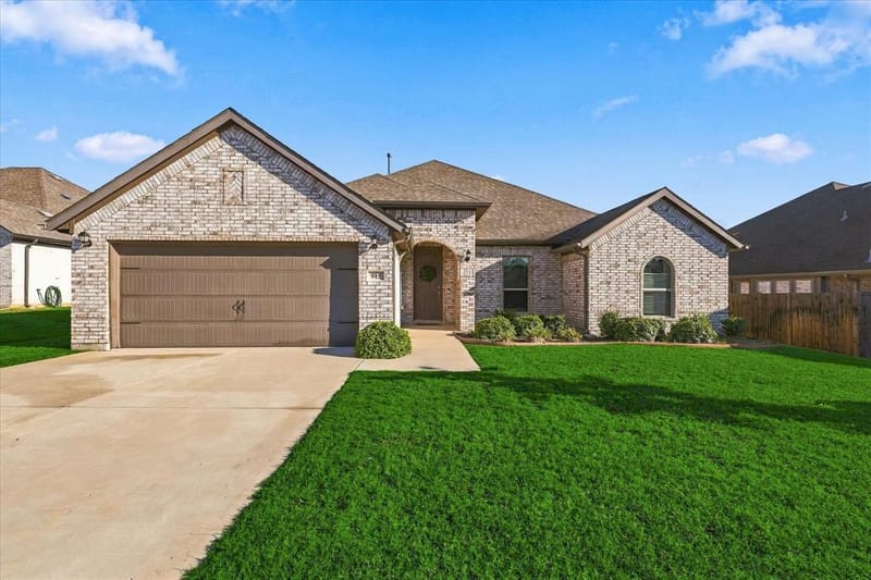 915 Timber Ridge Drive, Justin TX 76247