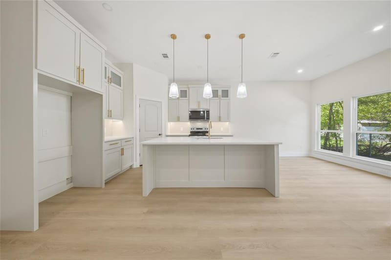 10011 Lansdowne Drive, Dallas TX 75217 - Photo 6