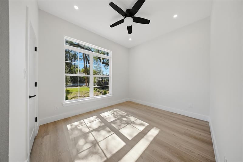 10011 Lansdowne Drive, Dallas TX 75217 - Photo 17