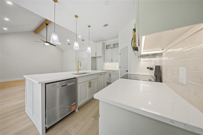10011 Lansdowne Drive, Dallas TX 75217 - Photo 7