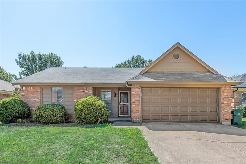 806 Wind Brooke Drive, Arlington TX 76001