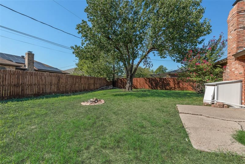 806 Wind Brooke Drive, Arlington TX 76001 - Photo 5