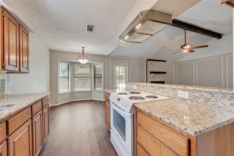 806 Wind Brooke Drive, Arlington TX 76001 - Photo 15