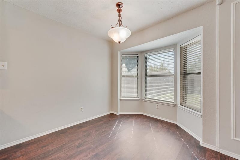 806 Wind Brooke Drive, Arlington TX 76001 - Photo 11