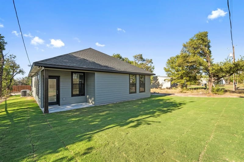 933 Nacogdoches River Drive, Granbury TX 76048 - Photo 35