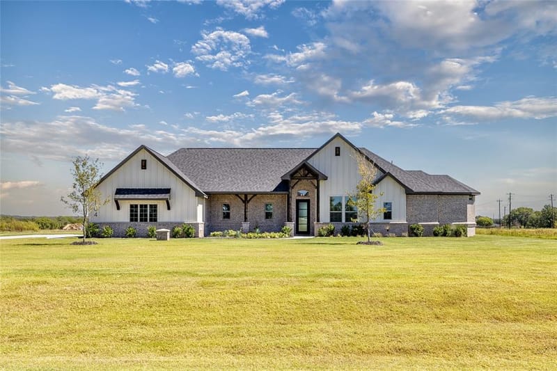 104 Prairie Winds Drive, Poolville TX 76487