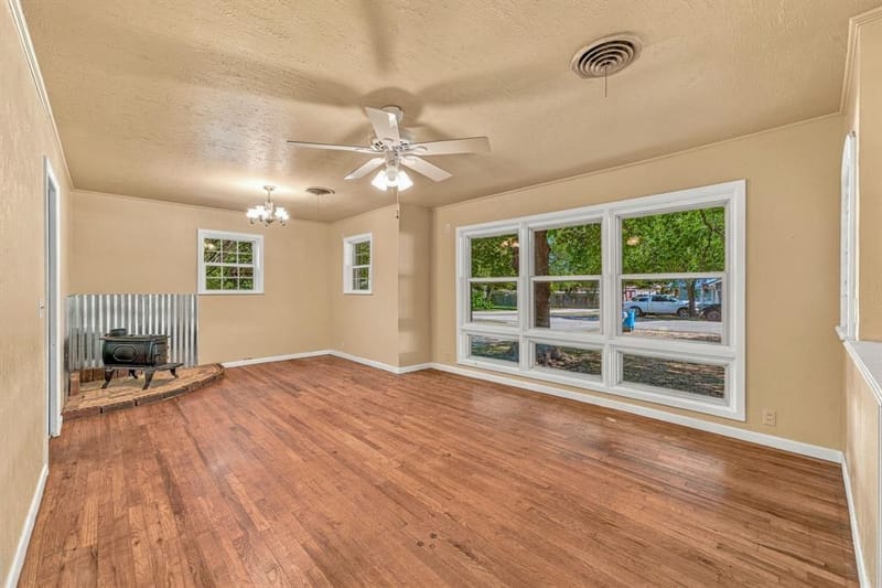 608 S Austin Street, De Leon TX 76444 - Photo 7