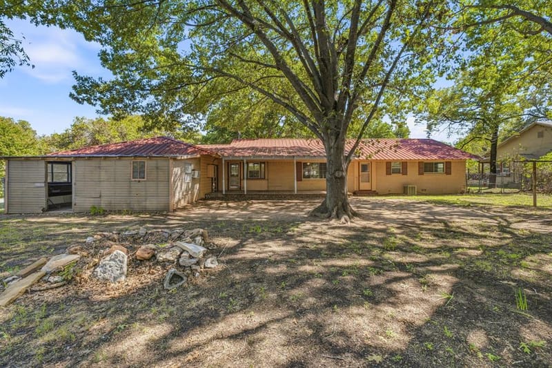 608 S Austin Street, De Leon TX 76444 - Photo 28