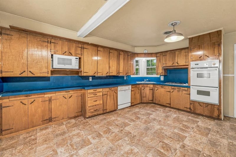 608 S Austin Street, De Leon TX 76444 - Photo 11