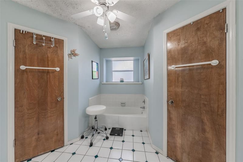 3213 Whisperwood Court, Bedford TX 76021 - Photo 29
