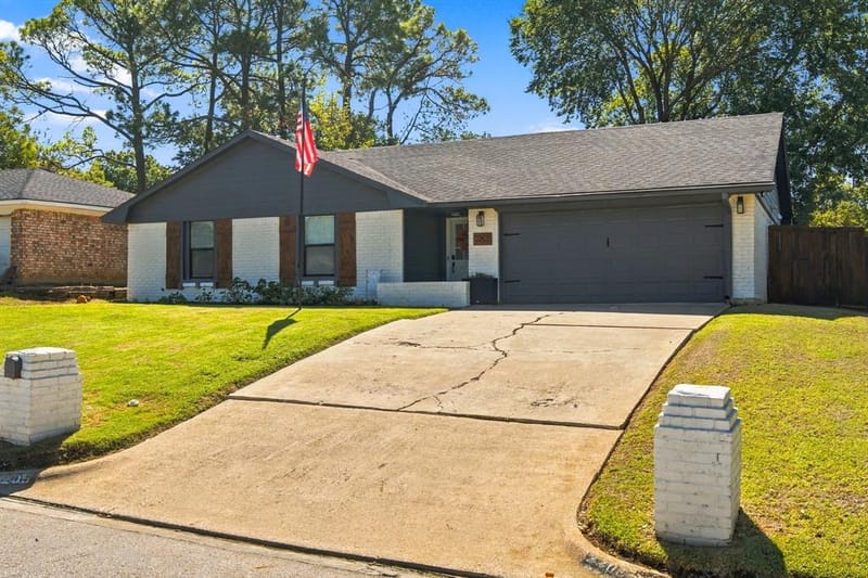 2205 Sierra Drive, Grapevine TX 76051 - Photo 2
