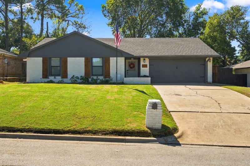 2205 Sierra Drive, Grapevine TX 76051