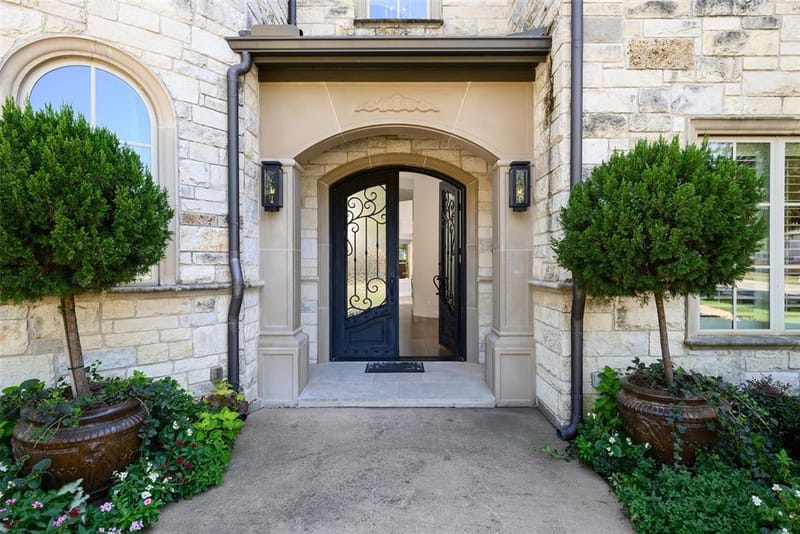 6406 Deloache Avenue, Dallas TX 75225 - Photo 2