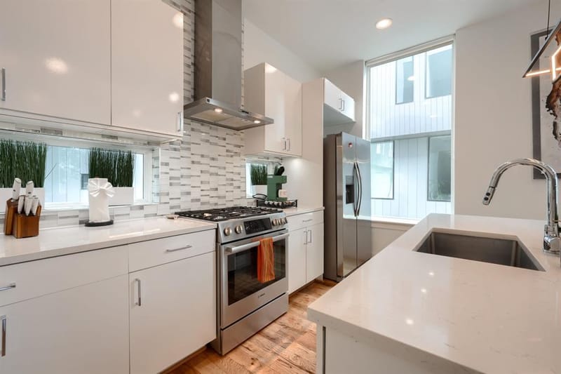 320 Mathey Court, Dallas TX 75208 - Photo 4