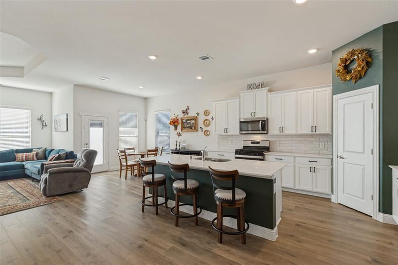 7324 Snapdragon Court, Little Elm TX 76227 - Photo 4