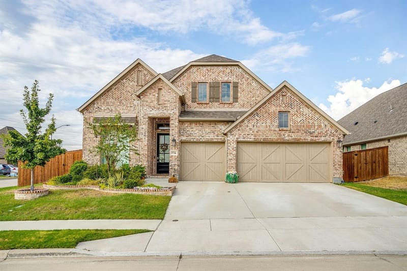 5736 Lake Jackson Drive, Fort Worth TX 76126