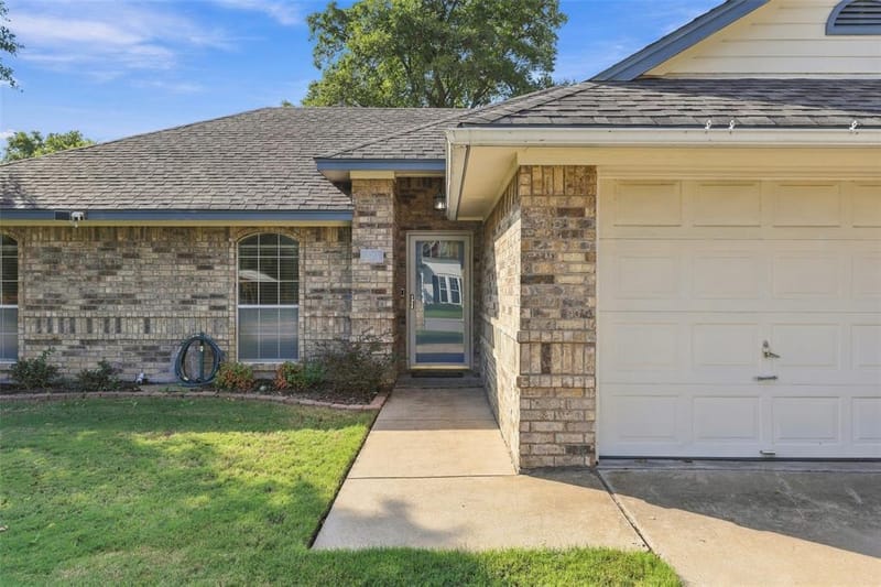 411 W Spring Street, Weatherford TX 76086 - Photo 2