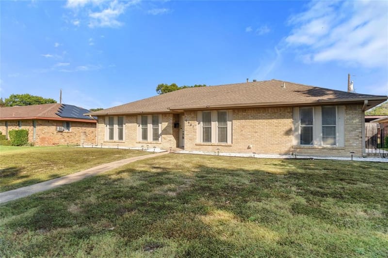 6907 Pickrell Drive, Dallas TX 75227 - Photo 2