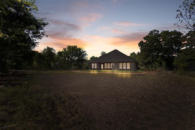 1594 E Springcrest Circle, Lancaster TX 75134 - Photo 26