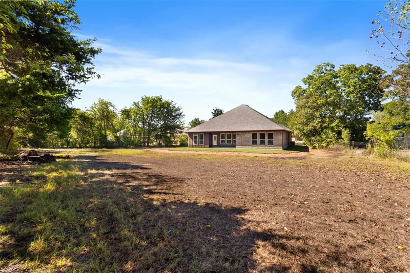 1594 E Springcrest Circle, Lancaster TX 75134 - Photo 28