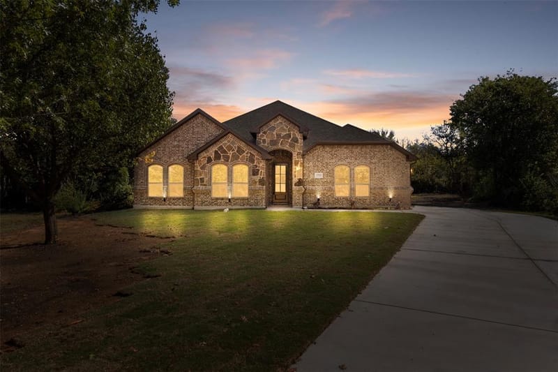 1594 E Springcrest Circle, Lancaster TX 75134 - Photo 33