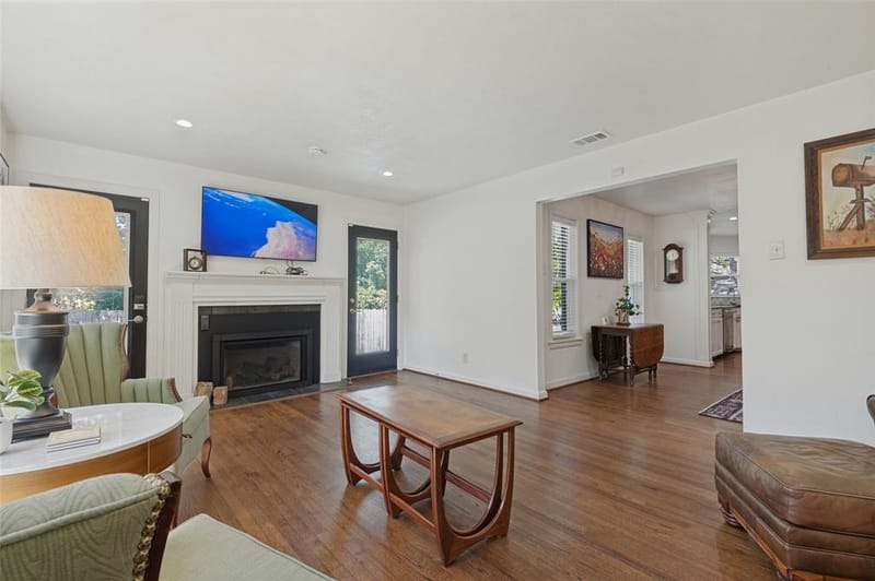 447 W Colorado Boulevard, Dallas TX 75208 - Photo 17