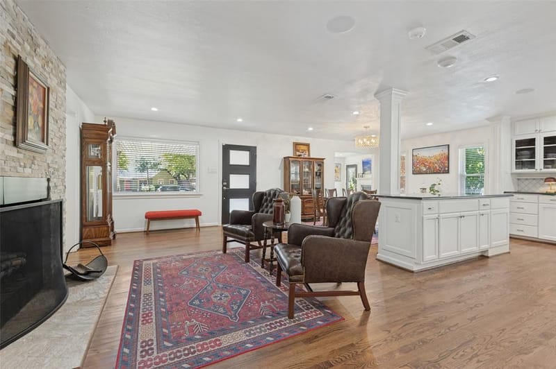 447 W Colorado Boulevard, Dallas TX 75208 - Photo 9