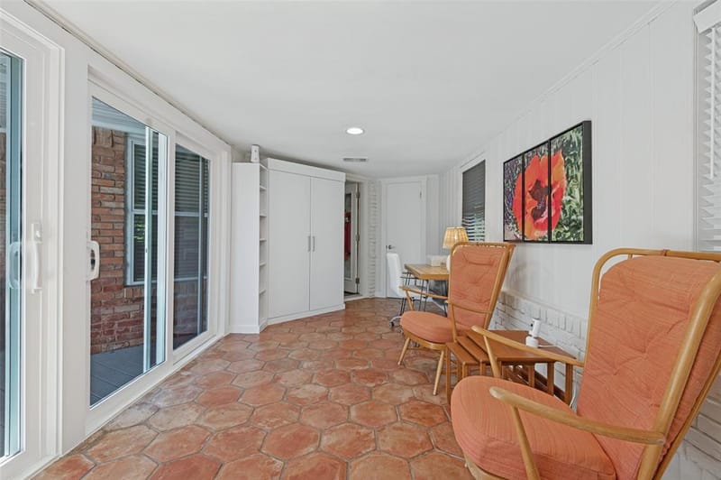 447 W Colorado Boulevard, Dallas TX 75208 - Photo 24