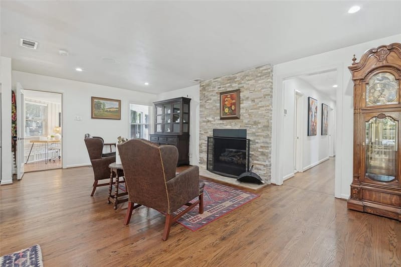 447 W Colorado Boulevard, Dallas TX 75208 - Photo 11