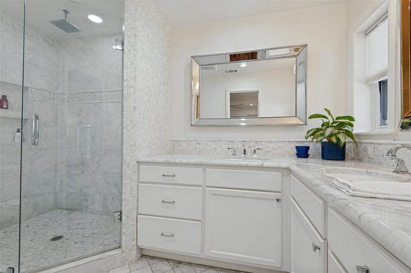447 W Colorado Boulevard, Dallas TX 75208 - Photo 4