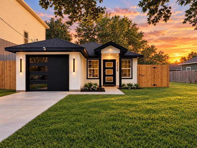 2538 Hooper Street, Dallas TX 75215
