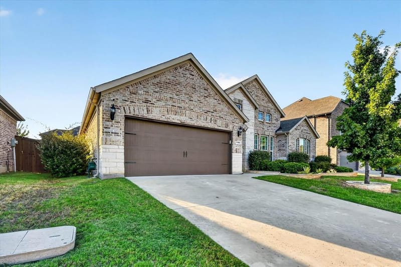 7105 Elk Springs Drive, Argyle TX 76226 - Photo 2