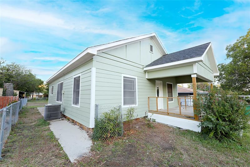 507 Orchard Street, Bowie TX 76230 - Photo 2