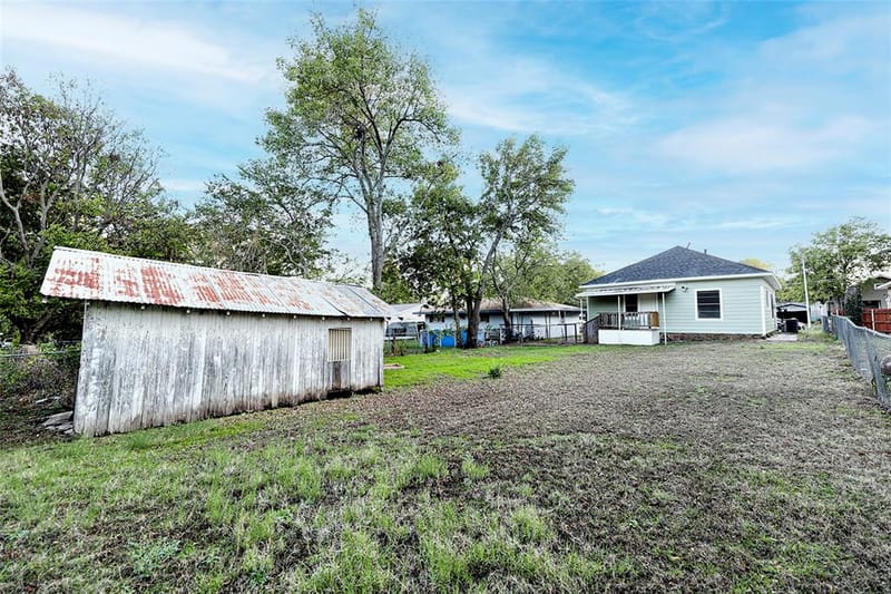 507 Orchard Street, Bowie TX 76230 - Photo 22