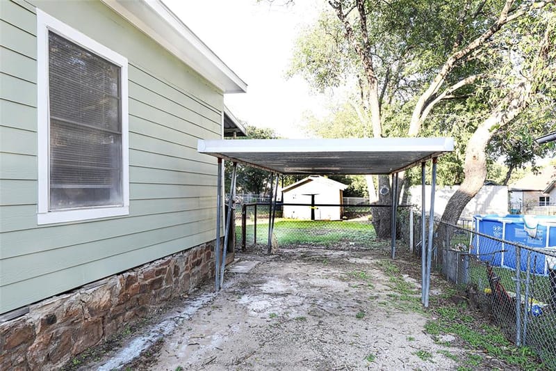 507 Orchard Street, Bowie TX 76230 - Photo 4