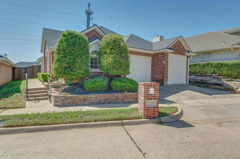 1224 Falcon Trail, Bedford TX 76021 - Photo 16