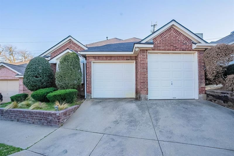 1224 Falcon Trail, Bedford TX 76021